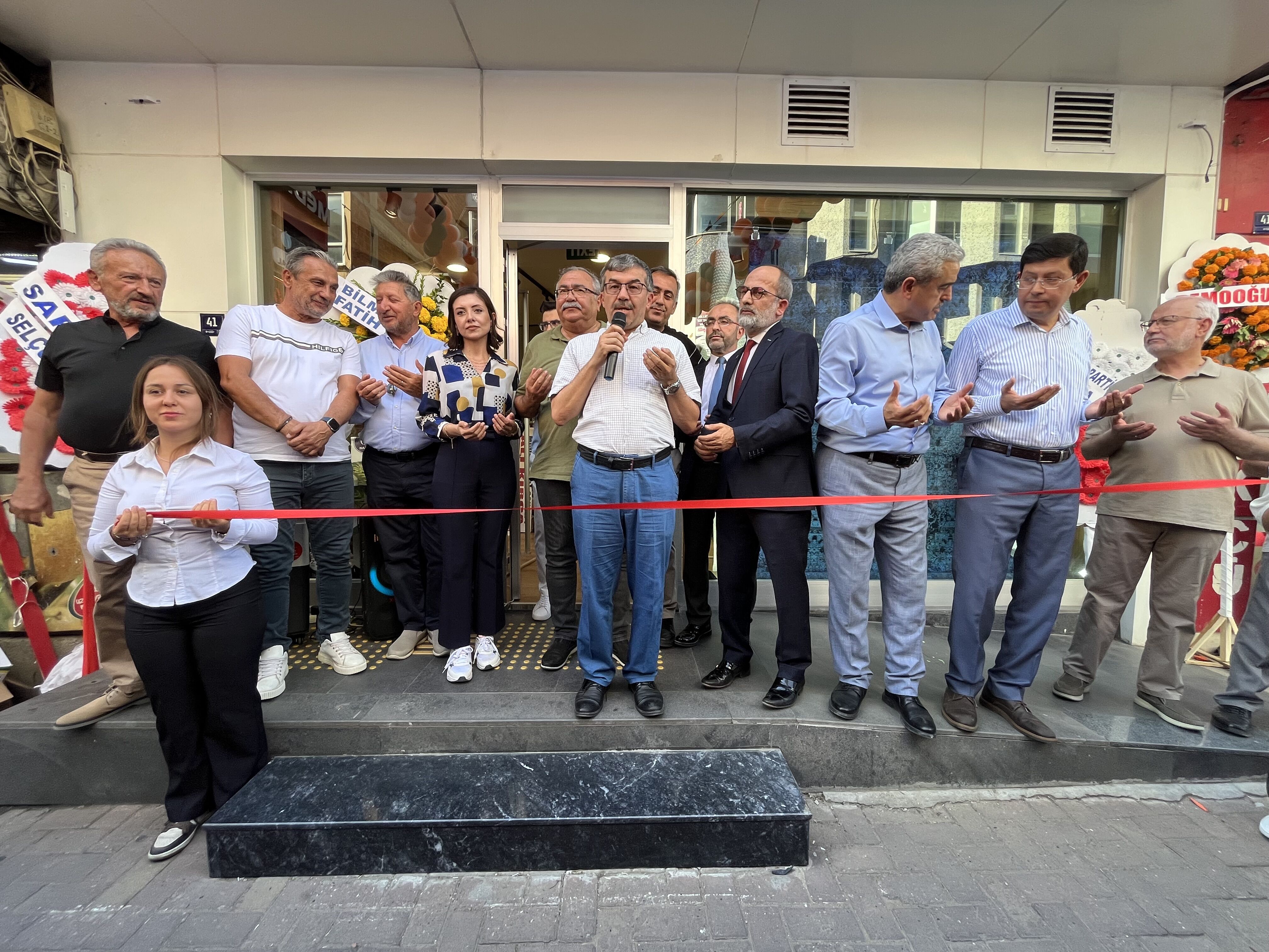 Nazillide Ikra Hali Acildi Spli Baskan Kirca Yeni Isyerinin Acilisini Yapti 579165 92C8F1712798B6B6Cc9329402427E7Fe