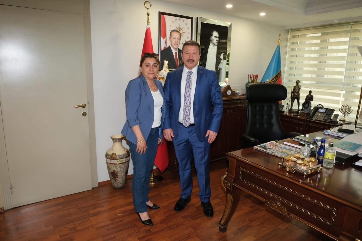 Turkiyede O Odanin Ilk Kadin Baskan Adayi Aydinli Genel Sekretere Mevcut Baskandan Tam Destek 574305 Ca367E491A758F0A27Abec31Dd192D87