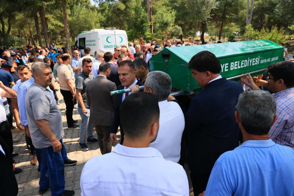Deprem 14 yaşındaki kızı hayattan kopardı! Ailesi acıya boğuldu