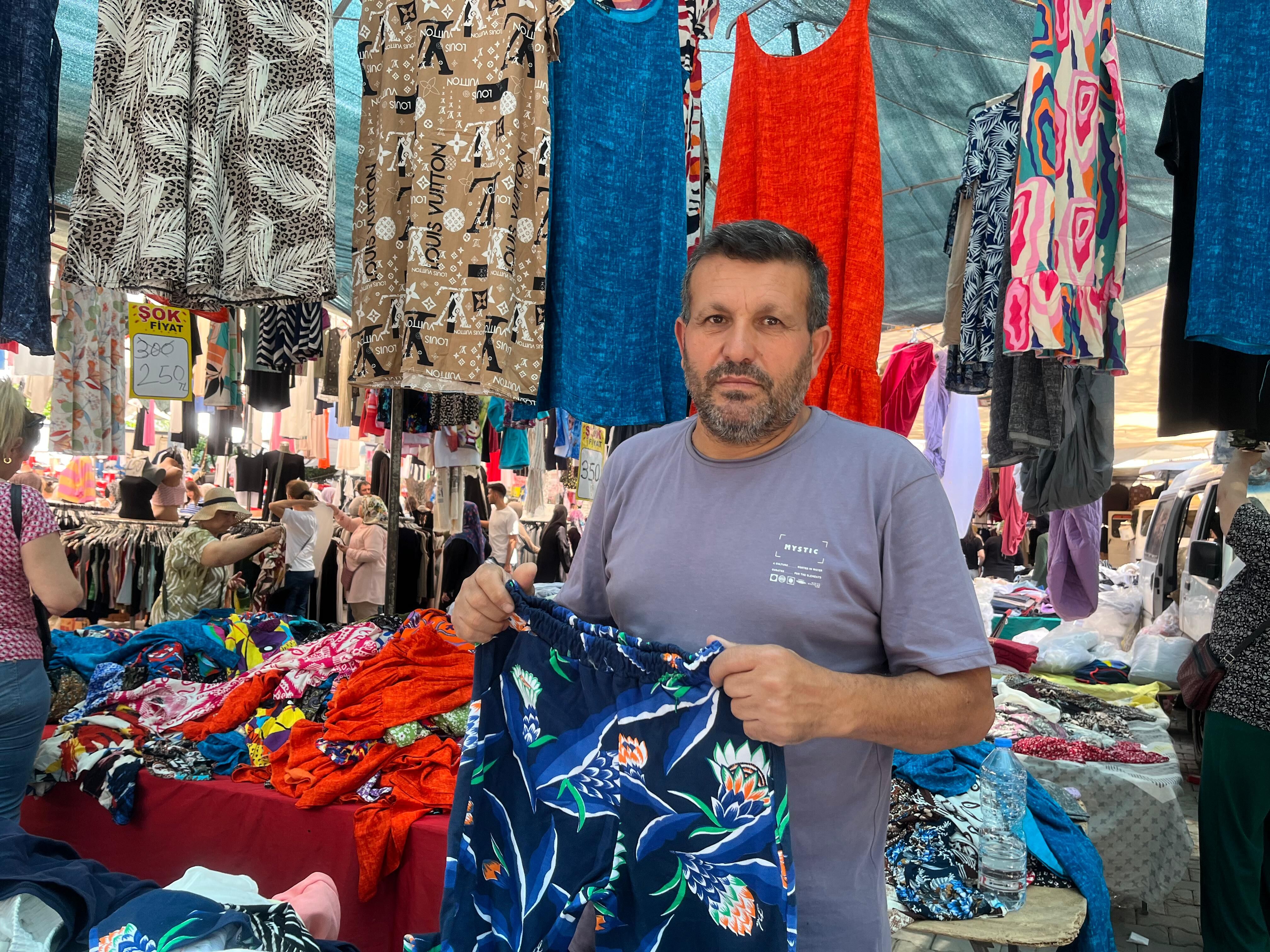 Aydın Salı pazarında ‘kuru kalabalık’