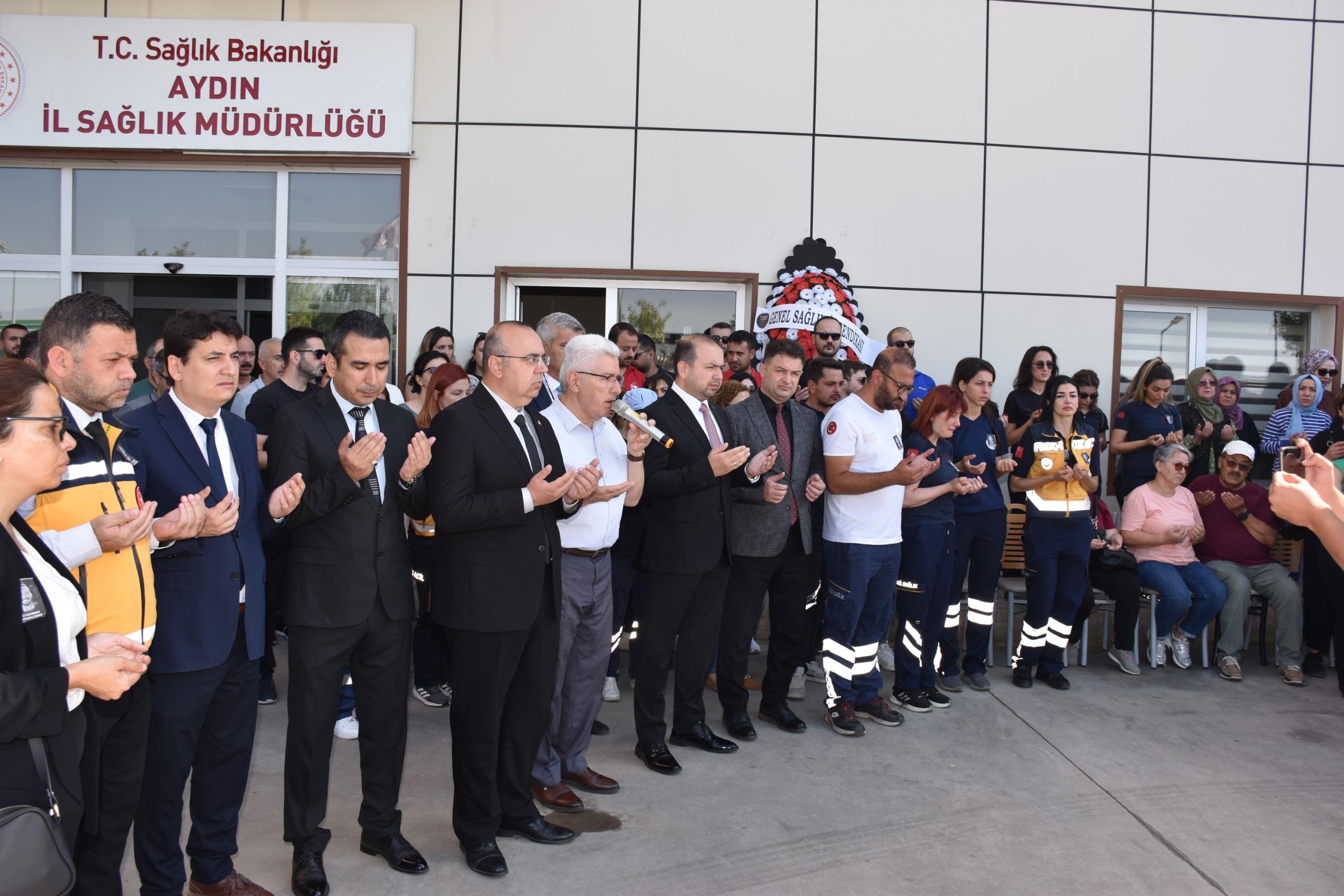 Tren yoluna atlayan sağlık personeli için tören düzenlendi