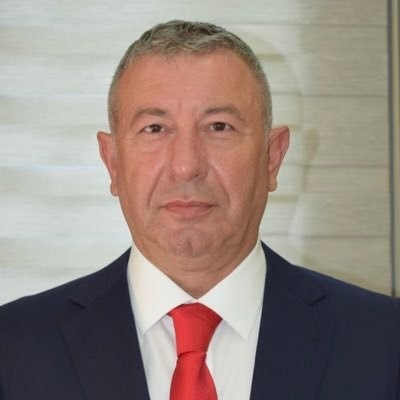 İş adamı sokak ortasında dehşeti yaşadı! Kanlar içinde yere yığıldı 