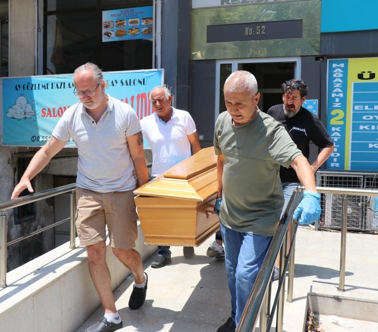 Uzman doktorun sır dolu ölümü! Evine giren sağlık çalışanları şoke oldu