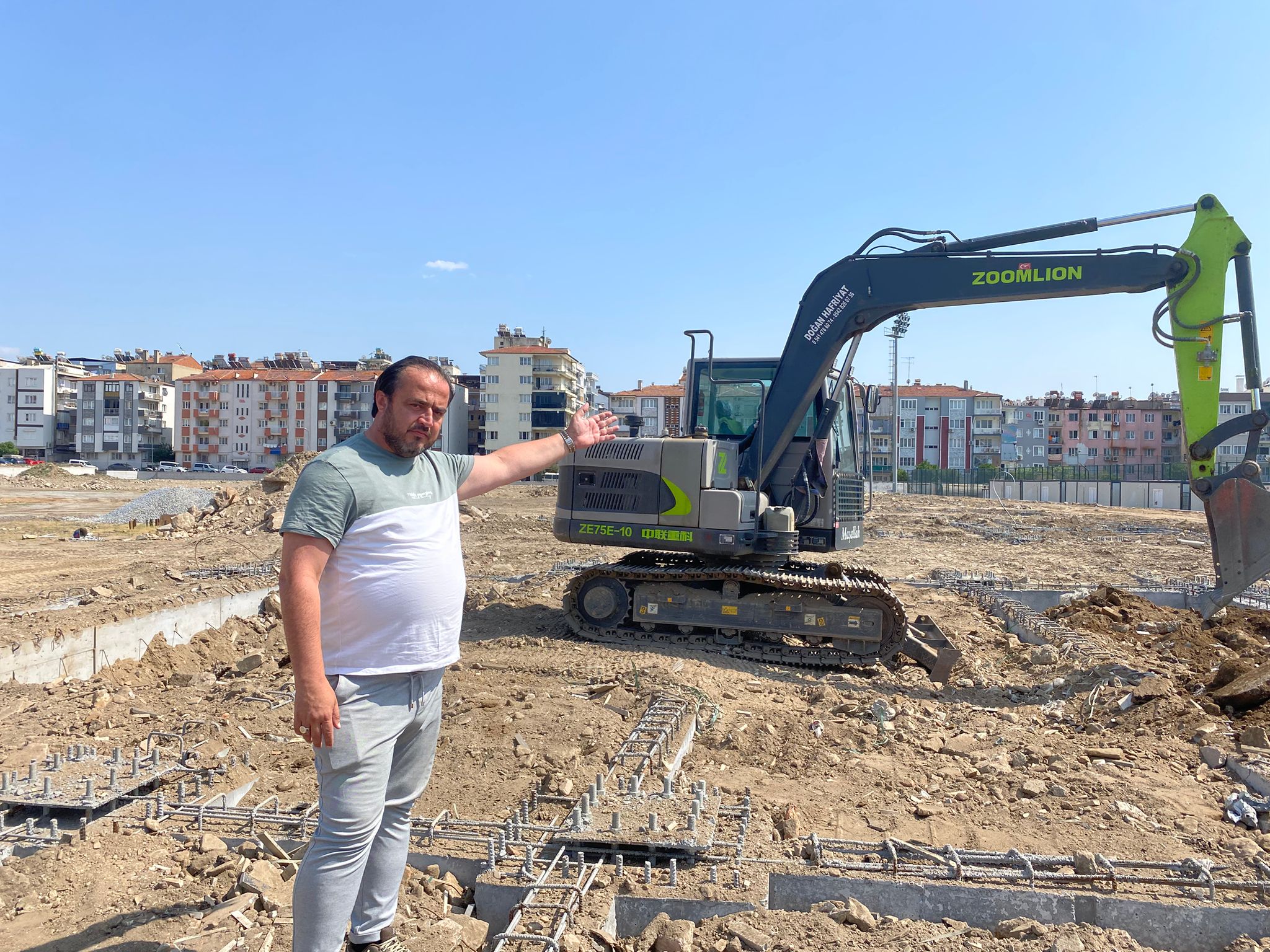 Adnan Menderes Stadyumu yılsonuna yetişiyor