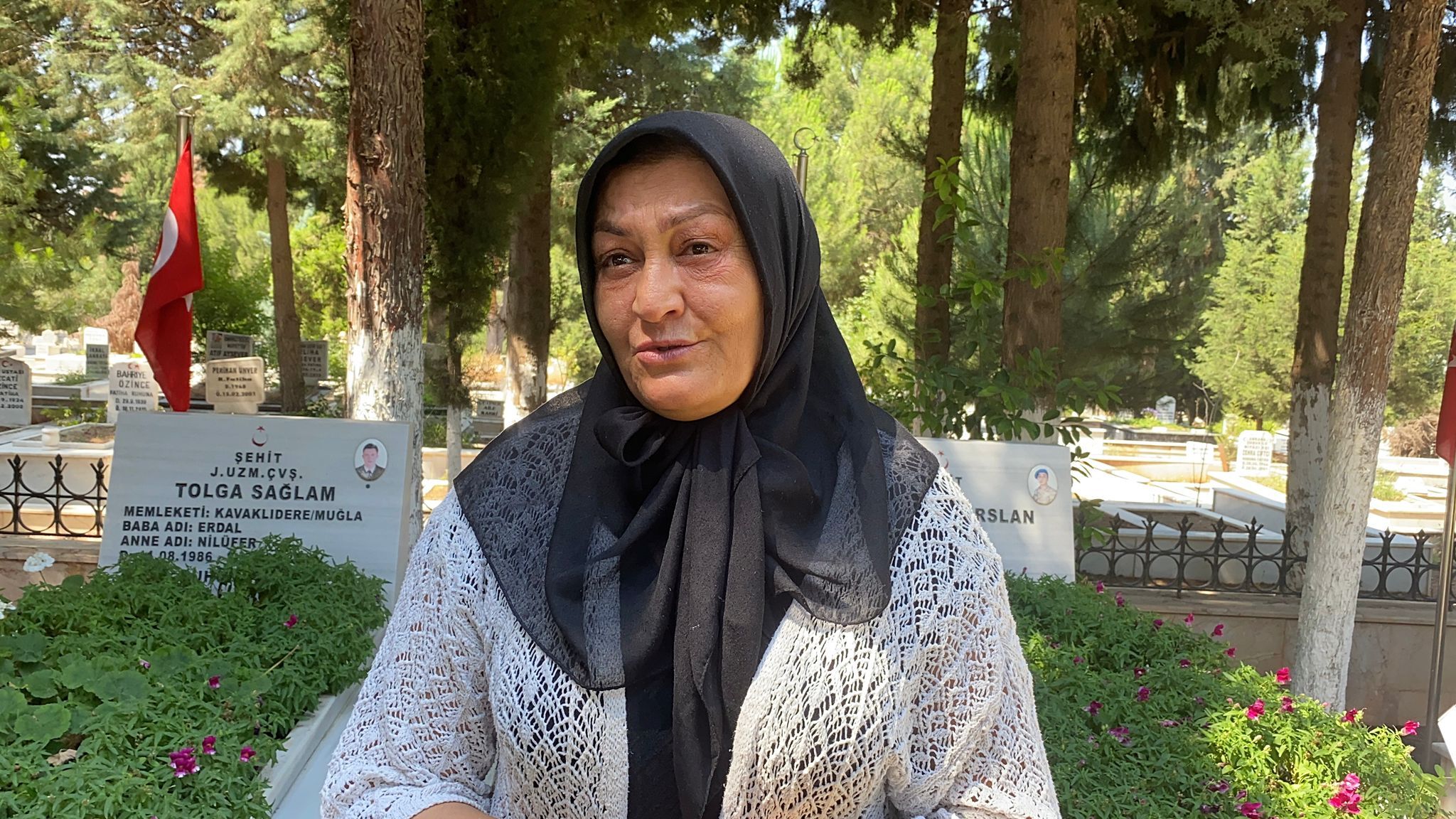 Aileler yarım kaldı! Şehitlik ziyaretinde duygu dolu anlar