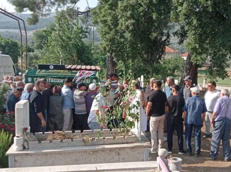 Üniversite 1. sınıf öğrencisinin kahreden ölümü! Cenazesi eşinin imamlık yaptığı camiden kaldırıldı