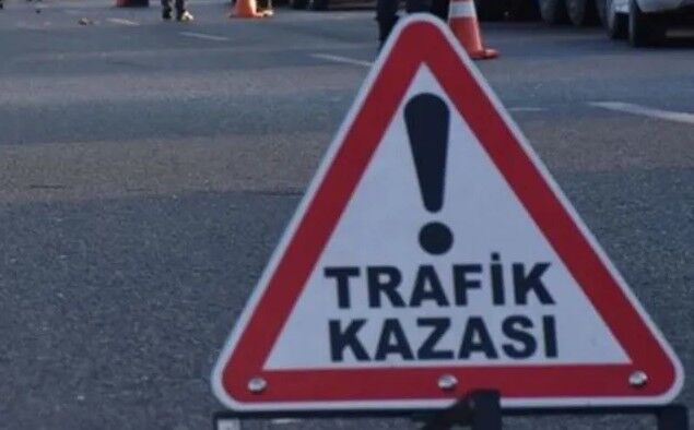 Çocuk ehliyetsiz şekilde direksiyon başına geçti! Feci kazada kadın öldü kocası yaralandı