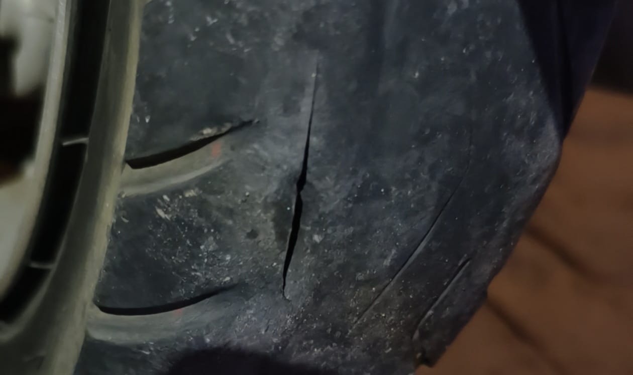 Patlayan lastik felaketi getirdi: 1’i ağır, 2 yaralı