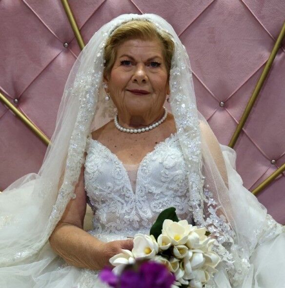 Damatsız düğün yapan kadın can verdi! 83 yaşında gelinlik giyip göbek atmıştı