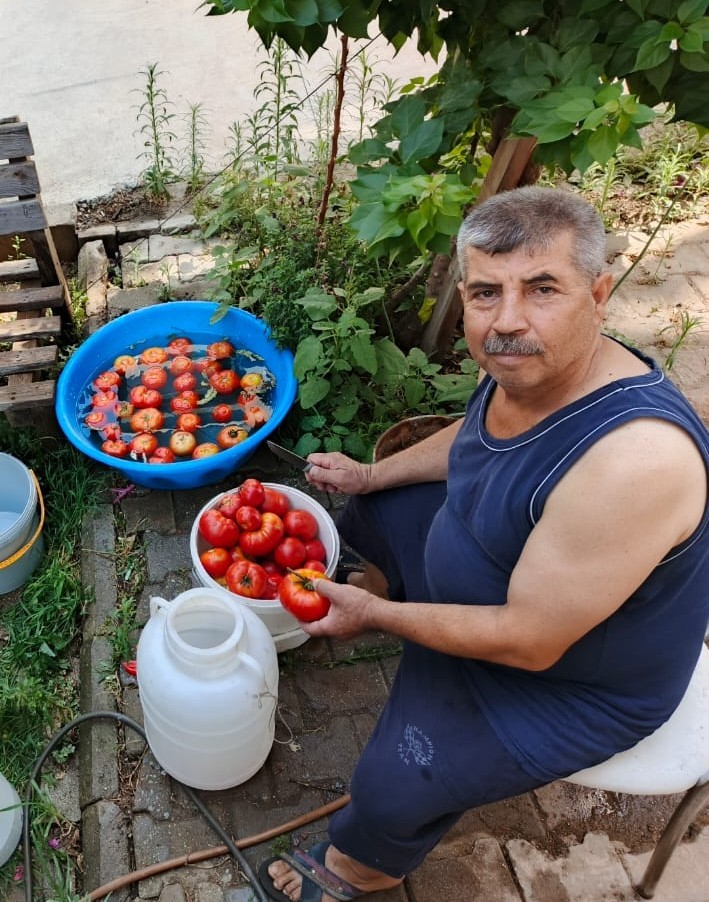 Aydın’da balkonlar kırmızıya büründü