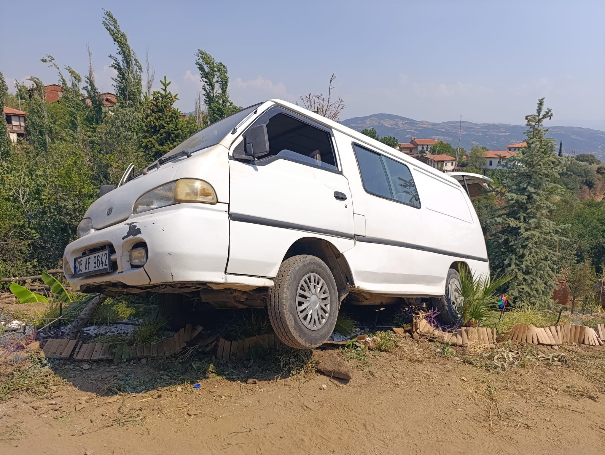Akla durgunluk veren olay! Sürücüsüz araç harekete geçip can aldı