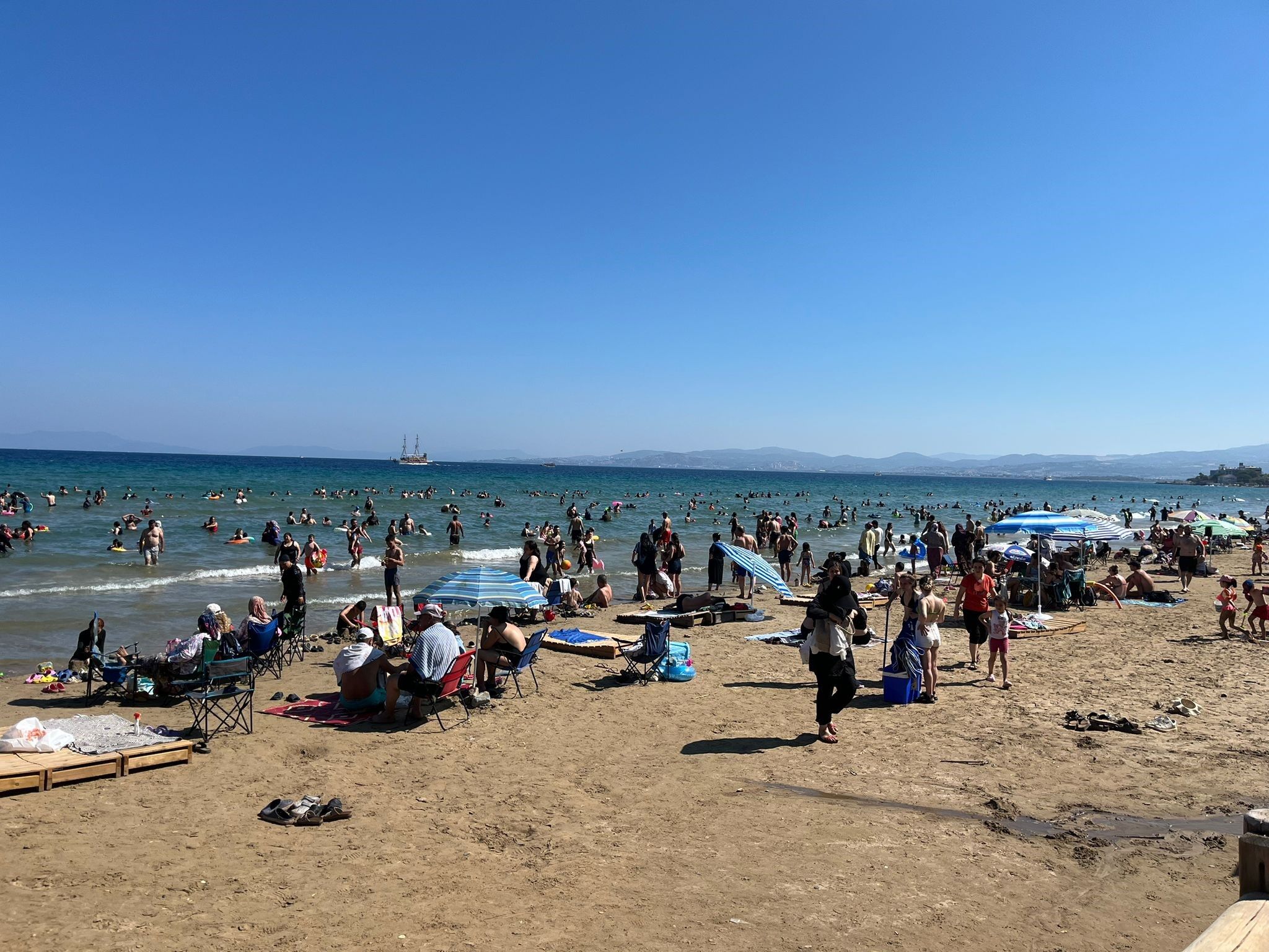 Milli Park’ta yaz yoğunluğu: Koylar tatilcilerle doldu