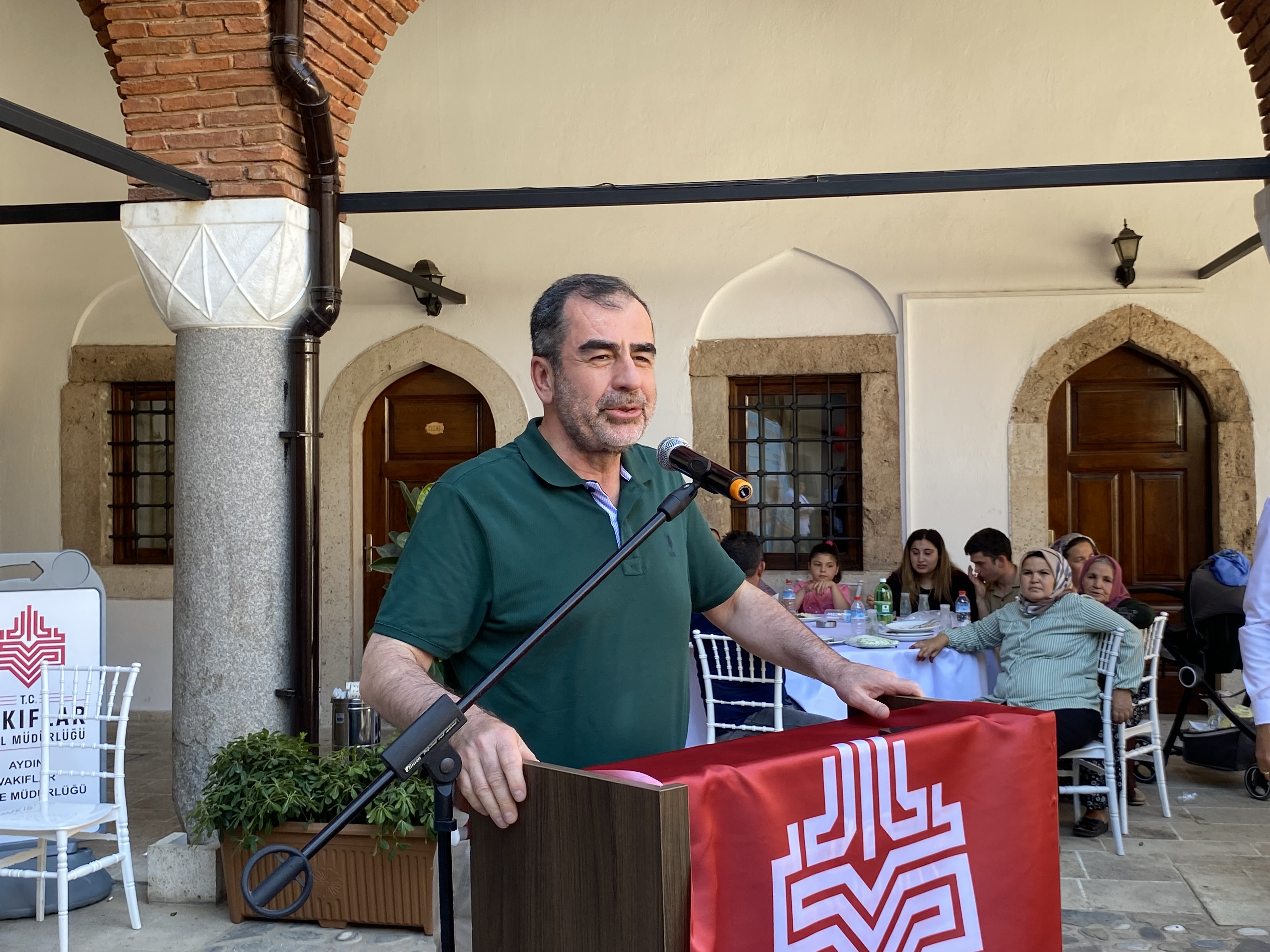 Aydın'da geleneksel şölen: Üstü açık otobüsle şehir turu yaptılar 