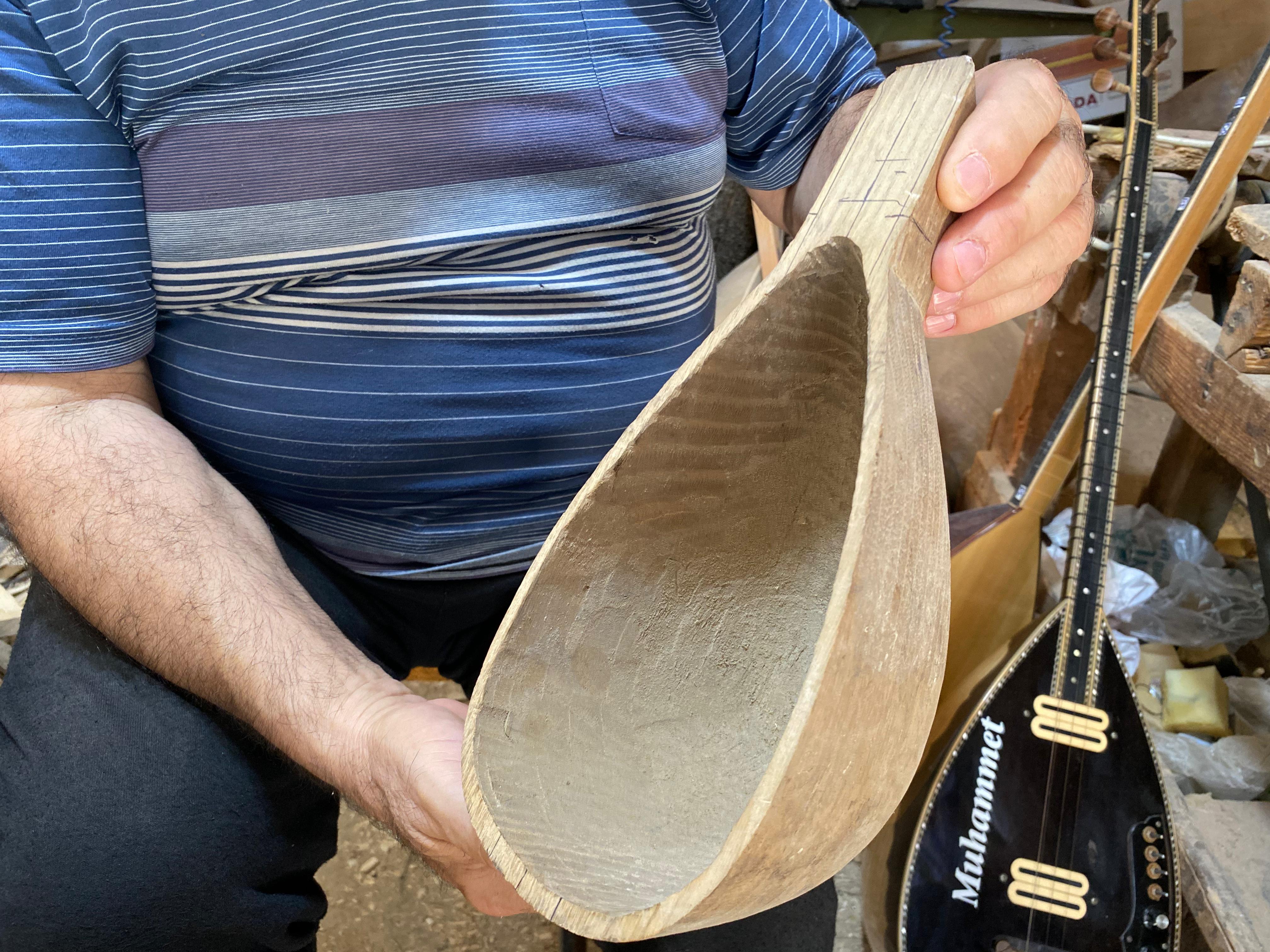 Aydın'da saz hayatının anlamı oldu: 4 kuşaktır süren geleneği sürdürüyor