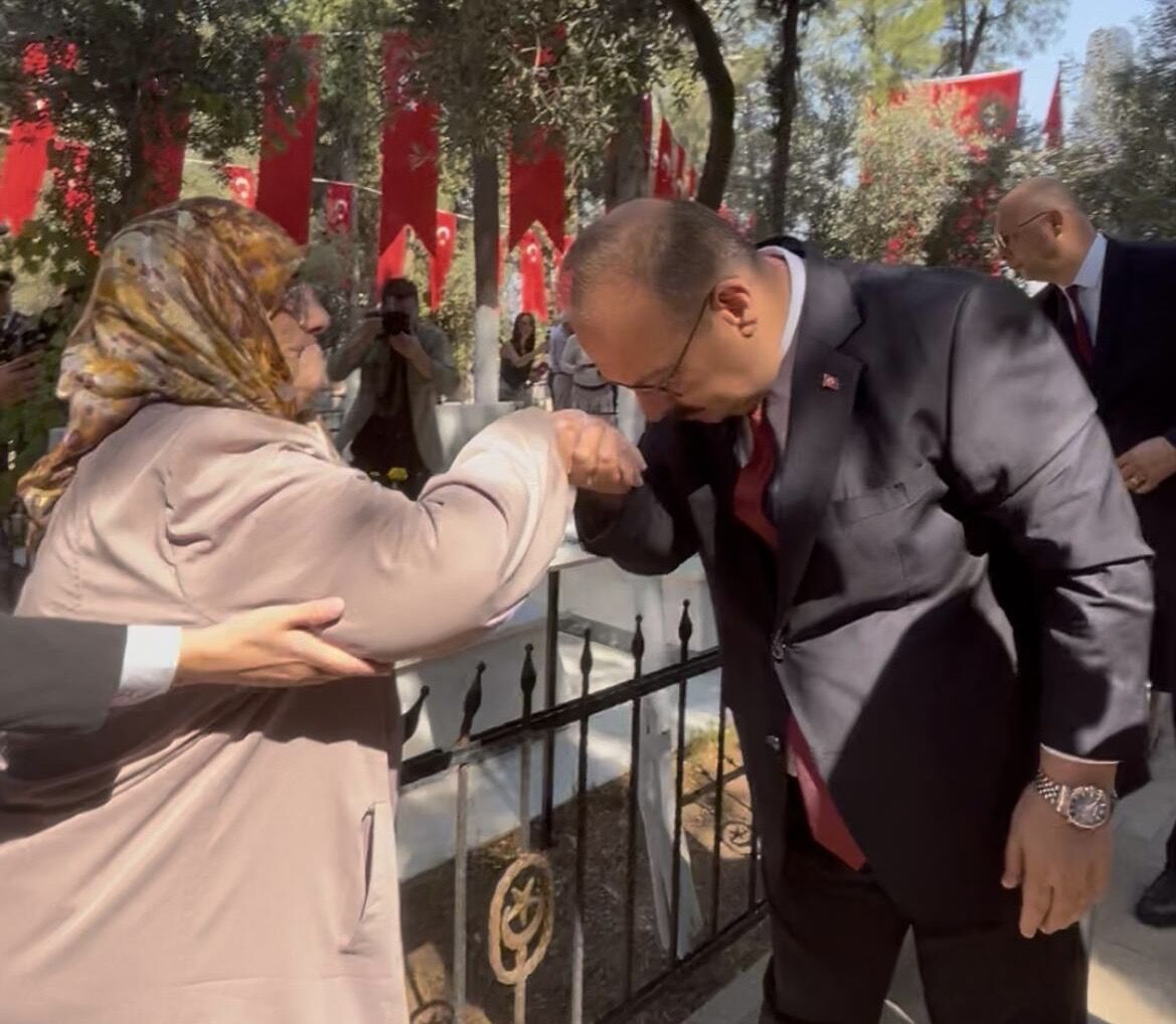 Aydın’daki törende duygusal anlar: Şehit annesinin isteği yürekleri dağladı