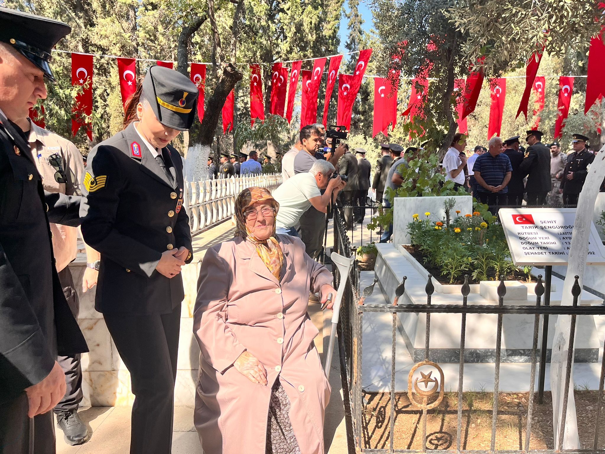 Aydın’daki törende duygusal anlar: Şehit annesinin isteği yürekleri dağladı