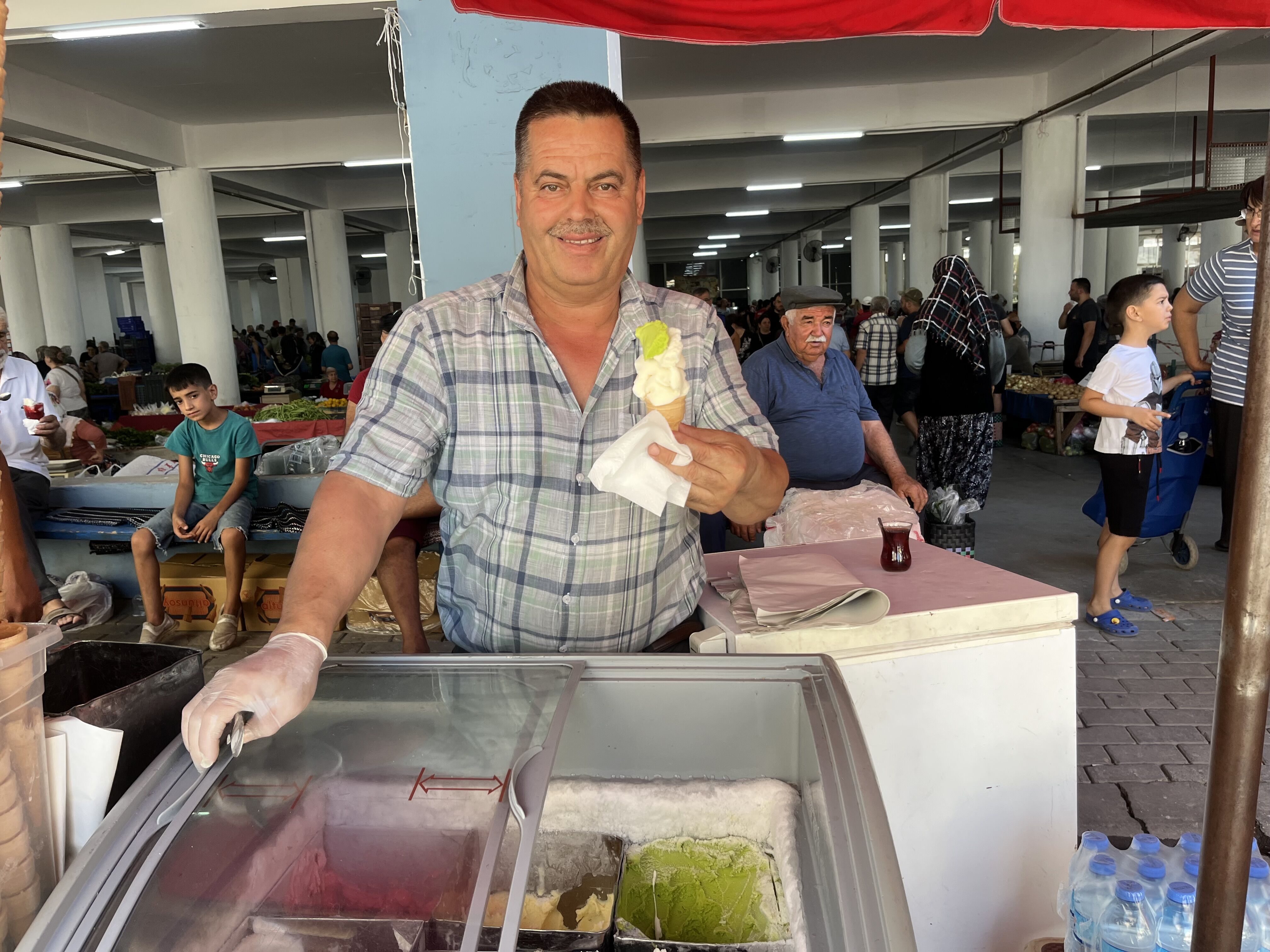 Aydinli Baba 38 Yillik Dondurma Isi Ile 2 Kizini Okuttu 585777 36E1Caaee005Ebeb8D019Bd3E198E81D