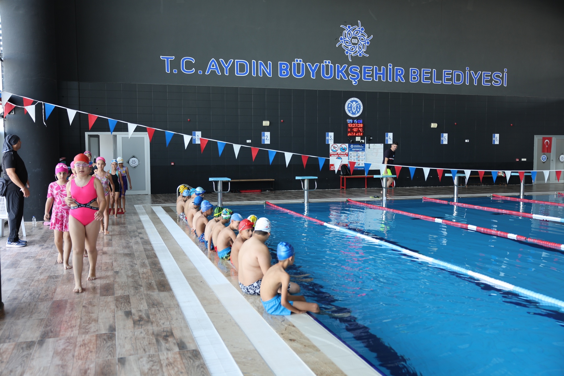 Baskan Cercioglundan Cocuklarin Gelisimine Tam Destek Aydinli Minikler Buyuksehir Belediyesi Ile Yuzmeyi Ogreniyor 580767 1614533E6B029C585F9700D32Ea32D67
