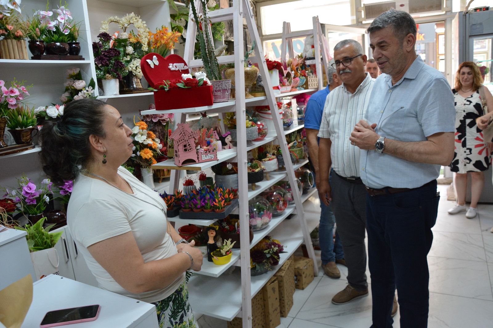 Baskan Kunkcu Germencikte Vatandaslarla Bir Araya Geldi Esnafin Sorunlari Dinlendi 580408 E022D948D36Dc4F401Ed0A025Ff92E47