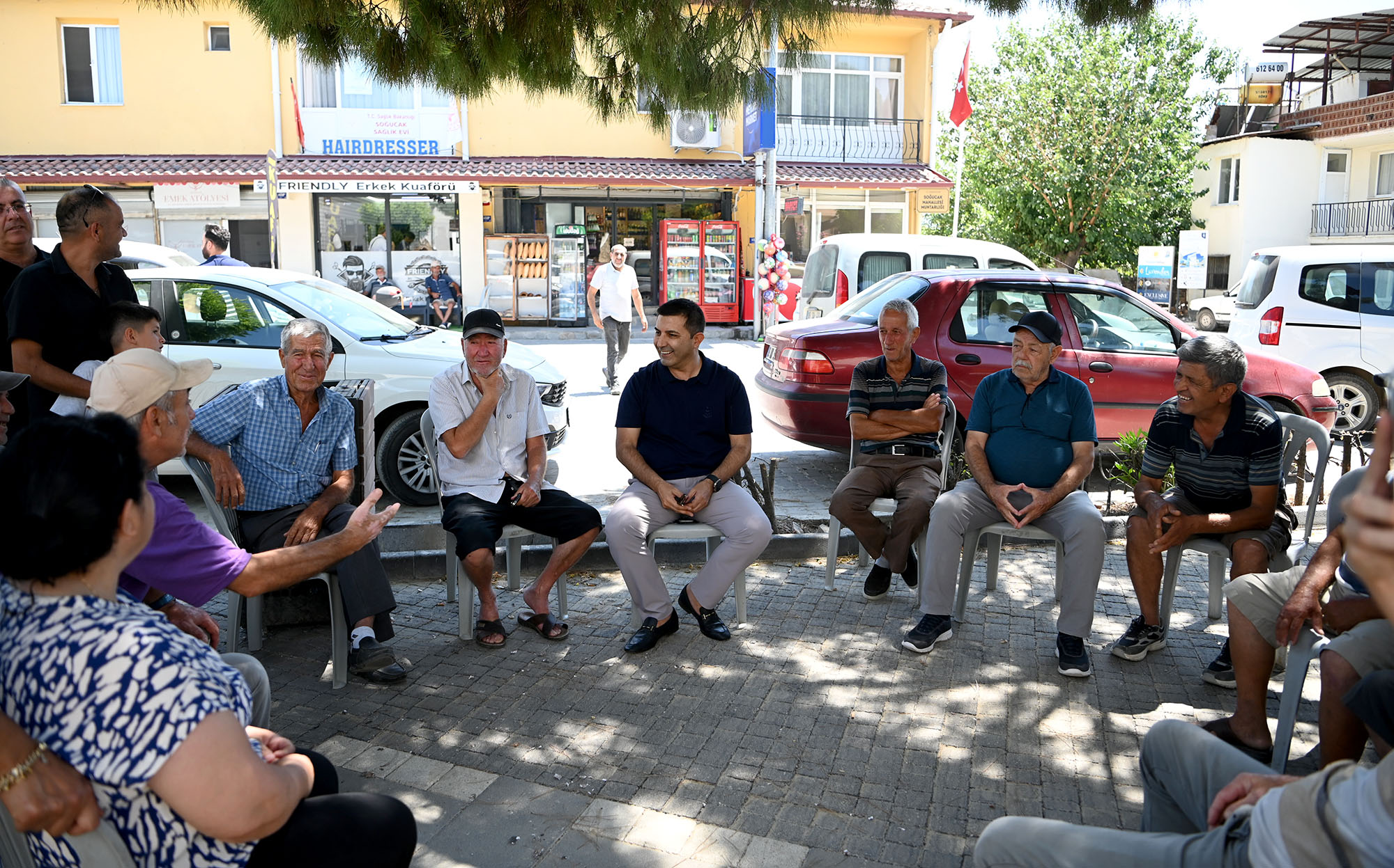 Baskan Omer Gunel Hizmet Ekibi Ile Sahada 582920 165Db4F939Cdf2A8240Fc4D5870Eae1F