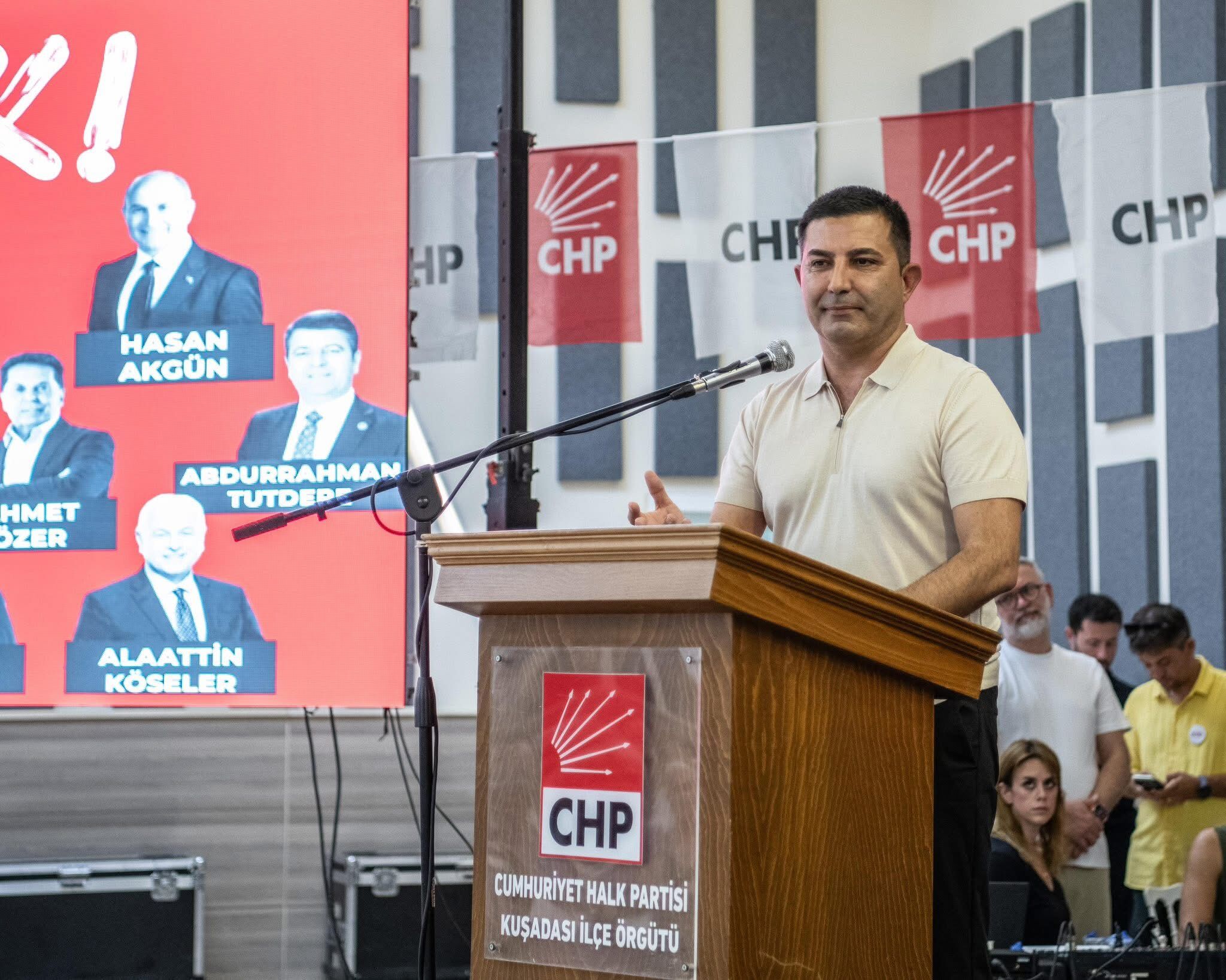 Chp Kusadasinda Birliktelik Mesaji Baskan Gunelden Partililere Coskulu Cagri 584836 9Ab0B5Afbb59565Ea885014C51335120