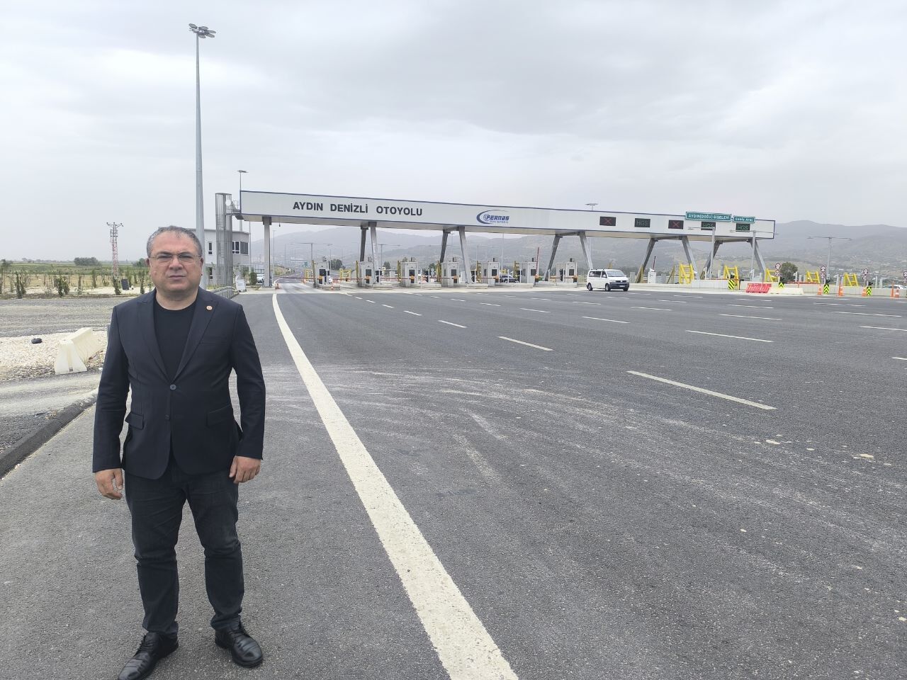 Chpli Evrim Karakoz Aydin Denizli Otoyolunun Kapanmasina Tepki Gosterdi Aldiklari Odemelerle Aydin Denizli Otoyolunu Tamamlamaya Calisiyorlar 582435 C29B35E74E008813B55761Cdbf152664