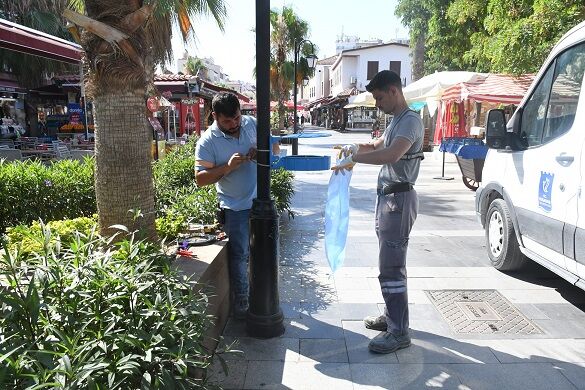 Daha Temiz Daha Guzel Kusadasi Icin Hijyenik Cop Kutulari 582628 C6Cb14C5Cc65764Cfc321Cbb8896Afd9