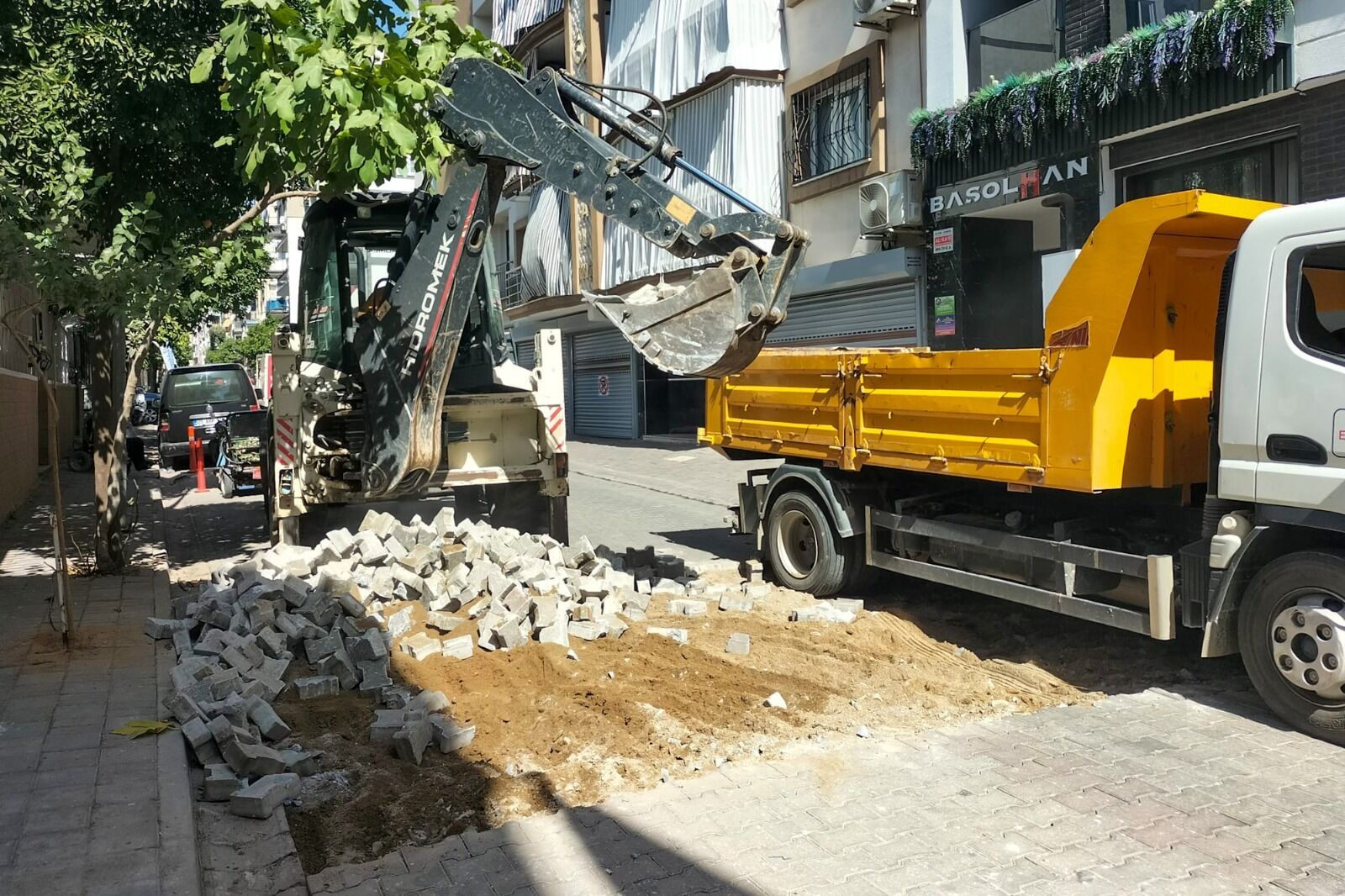 Efelerde Ulasim Agi Baskan Yetiskinle Gucleniyor 587233 B35Ae882772037543707Db4B6583056F