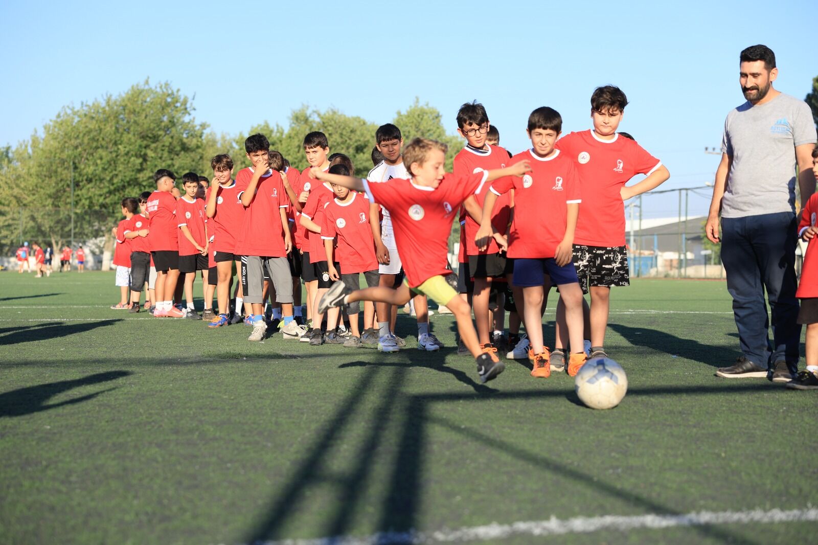 İncirliova'da Yaz Spor Okulları coşkusu başladı