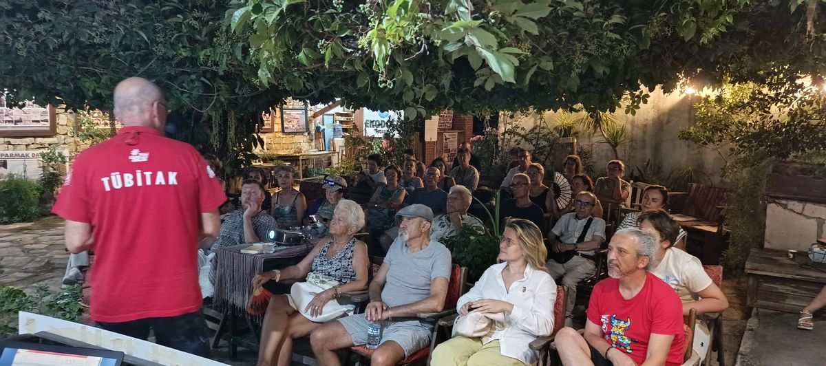 Kusadasinda Yok Olustan Yon Verise Soylesisi Gerceklesti Turkiyenin Bitki Cesitliligine Dikkat Cekildi 583009 8129Fa4E3C240C6995698A205224B479