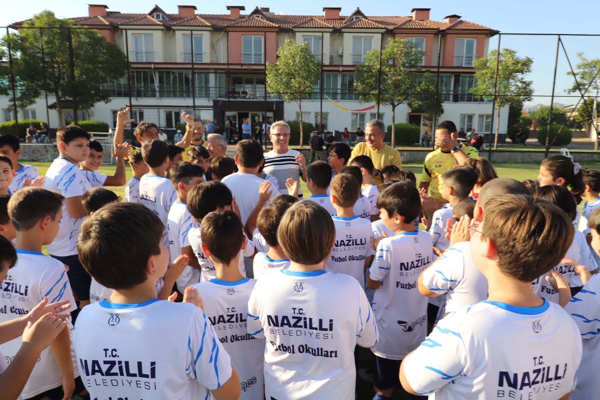 Nazilli Belediyesi Yaz Futbol Okulu Faaliyete Basladi 585745 98B20F5C7C70217393Ae477A3E35Af7B