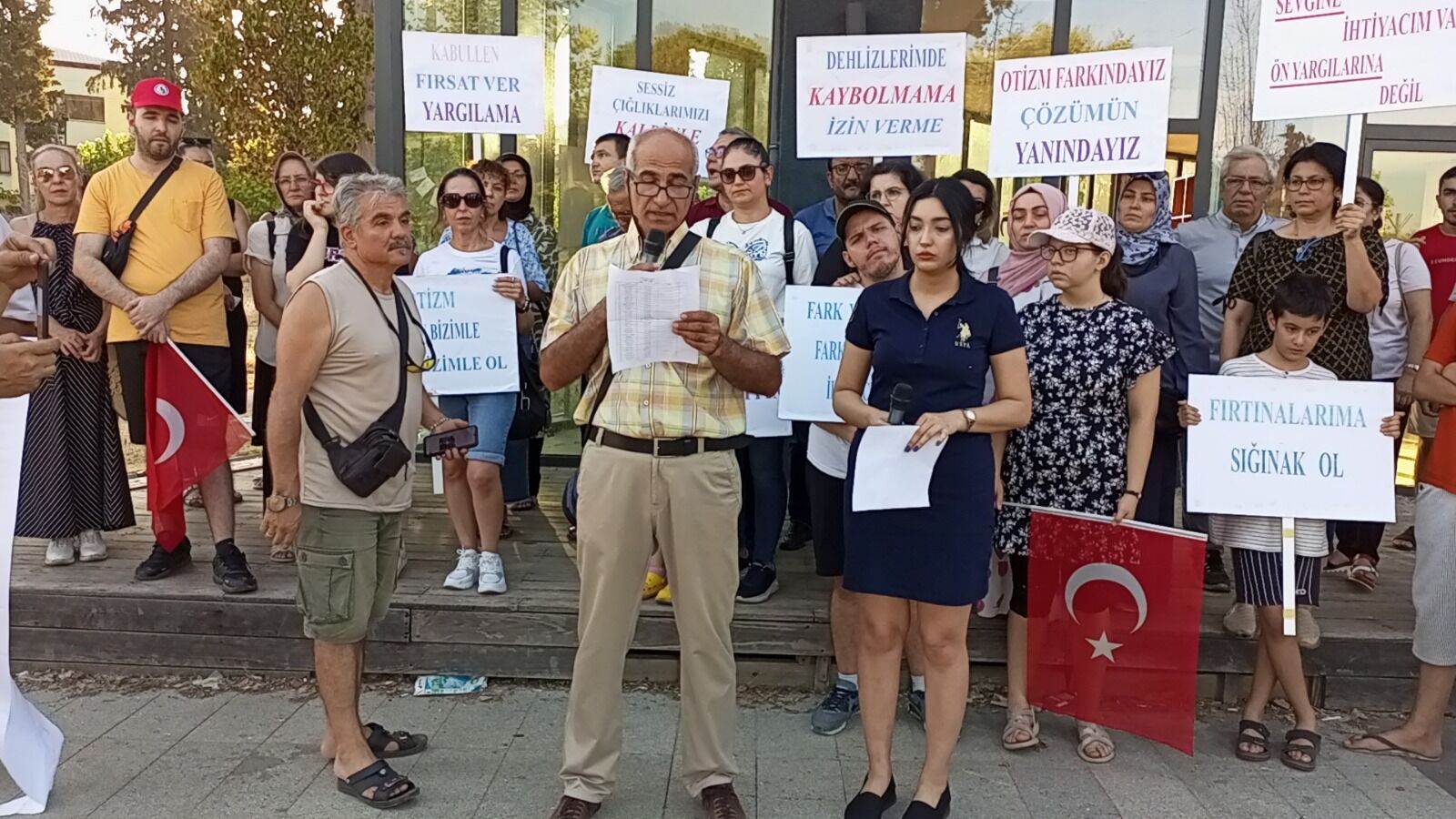 Nazilli’de Otizmliler sorunlarına dikkat çekti: “Biz de sevgi istiyoruz, önyargı değil”