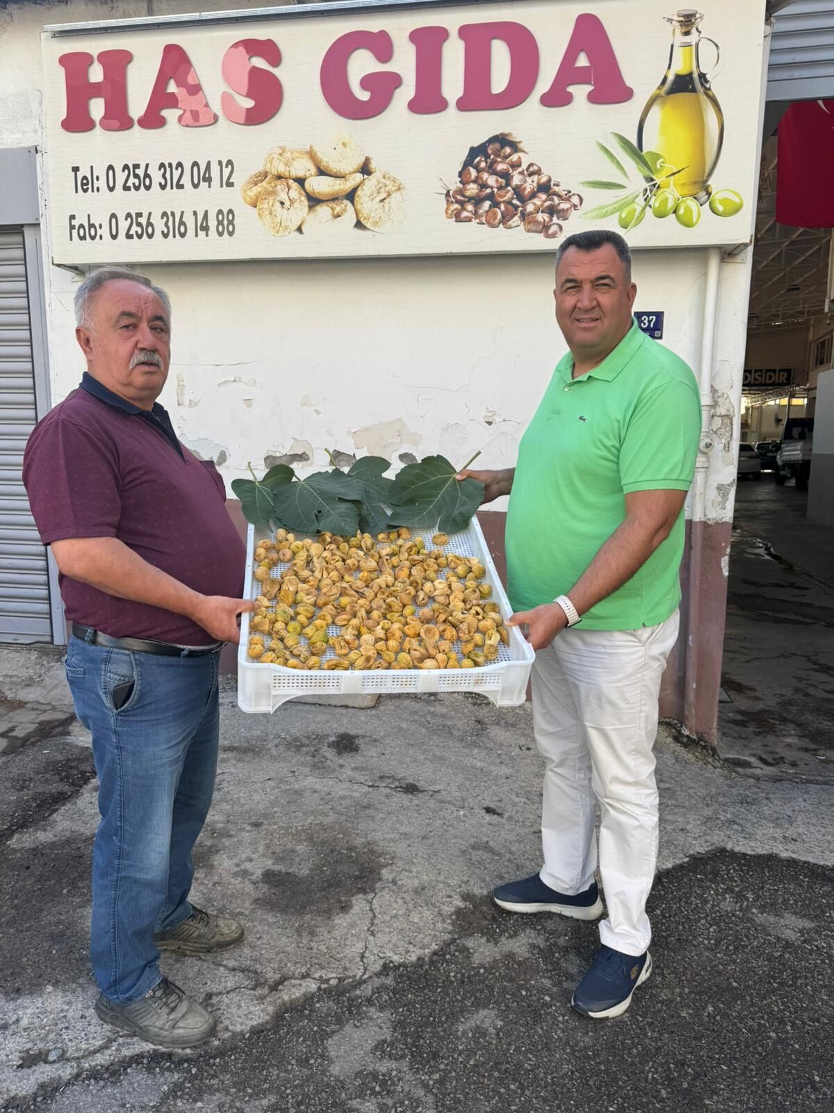 Nazilli’de sezonun ilk kuru inciri satıldı