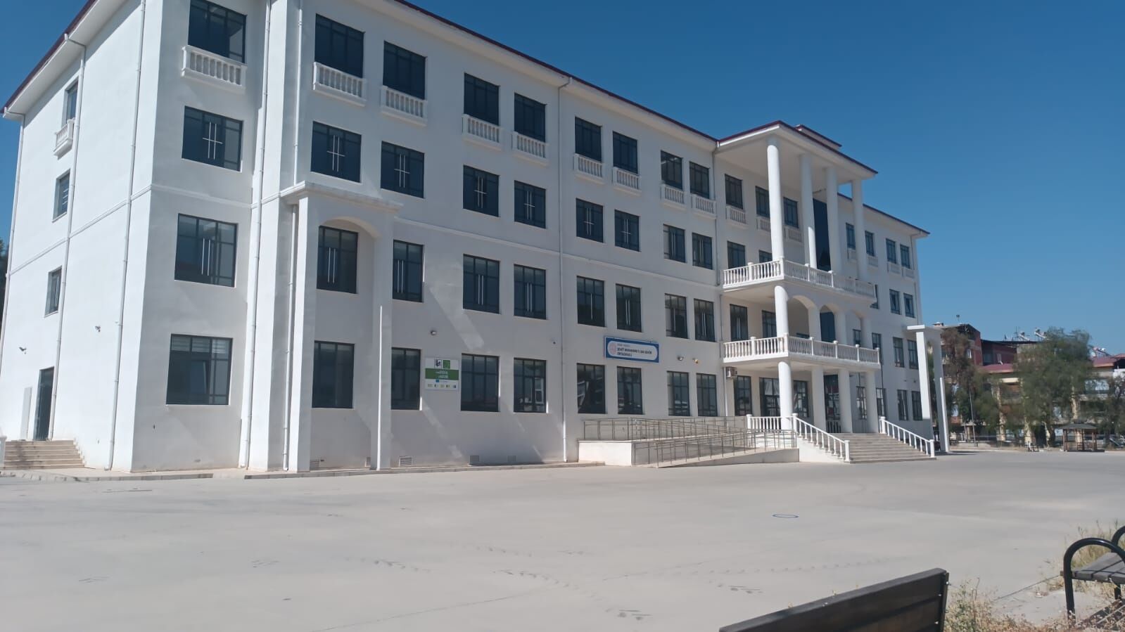 Nazilliye Yeni Ortaokul 587238 Db017F1E1Ec8Aa5Ce772B81376F7D605
