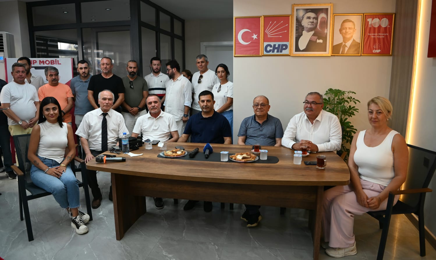 Kuşadası'nda rozet takma töreni düzenlendi 
