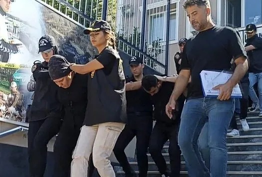 54 yaşındaki baba evinde katledildi! Anne ve 2 oğlu cinayetten gözaltına alındı