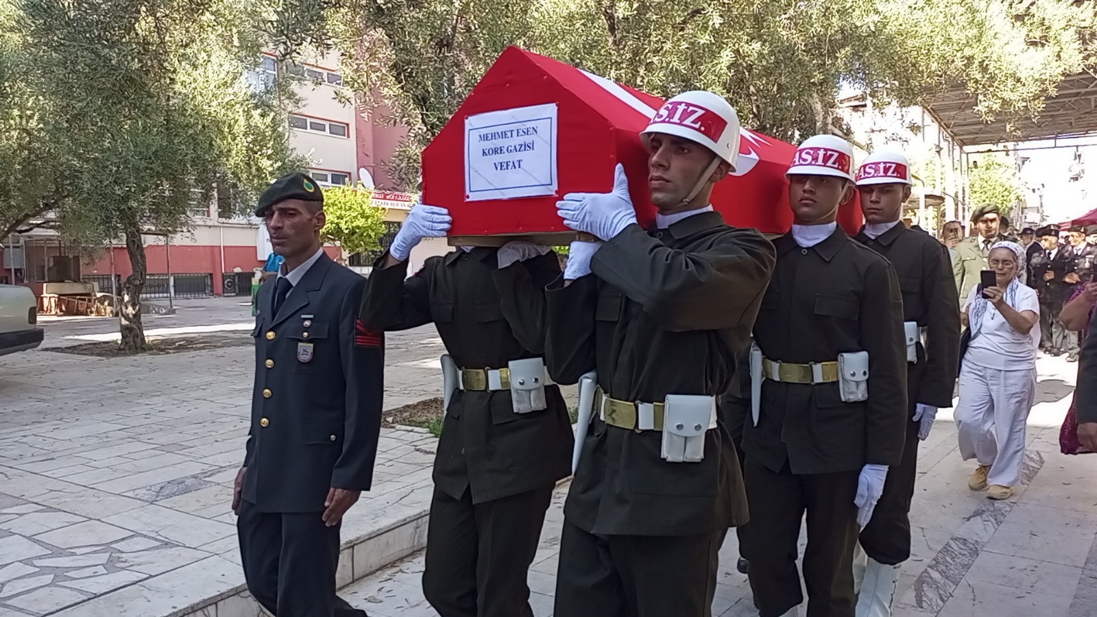 Nazilli gazisini uğurladı