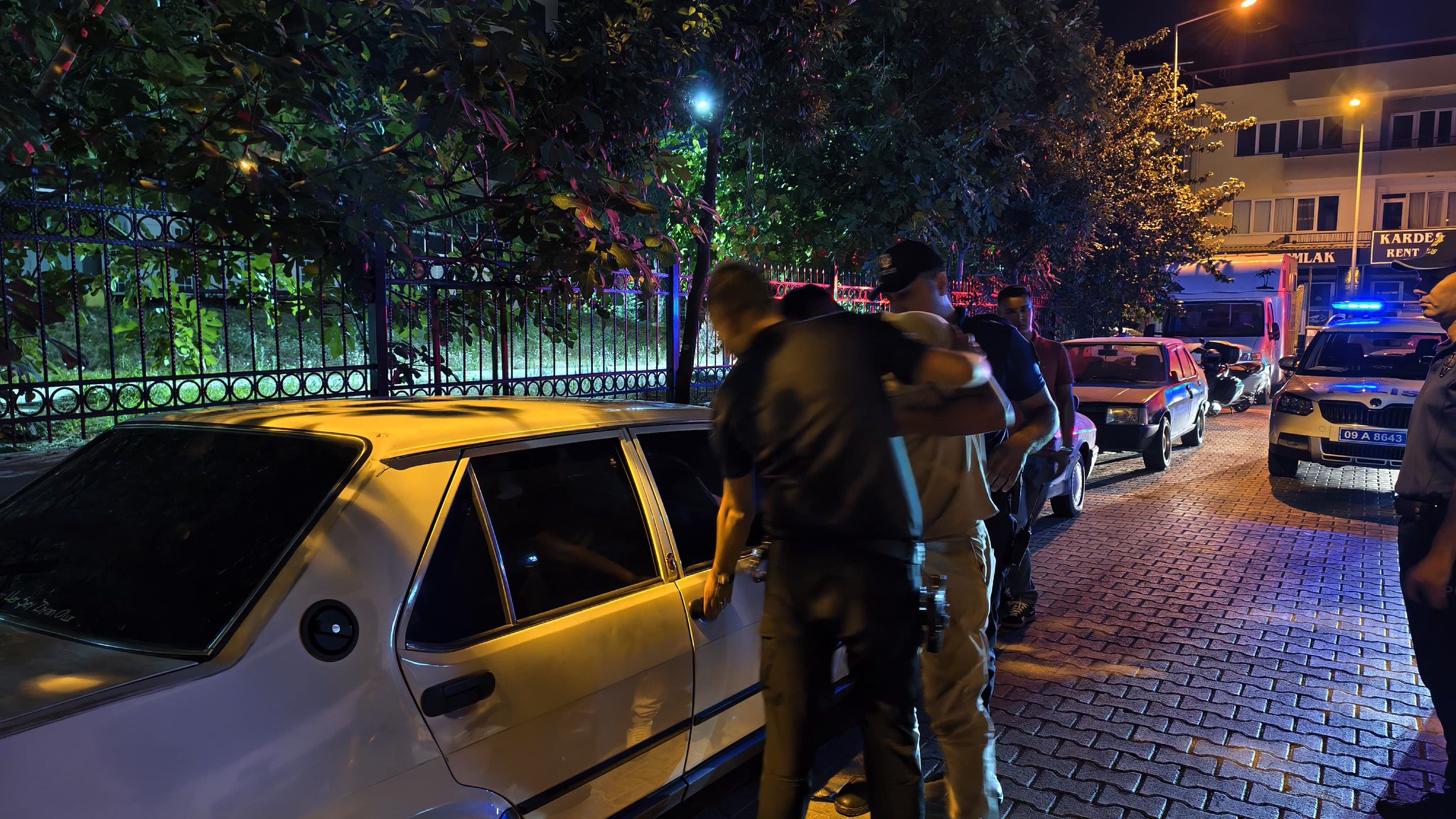 Nazilli’de nefes kesen kovalamaca! Alkollü sürücü aracı polislerin üzerine sürdü