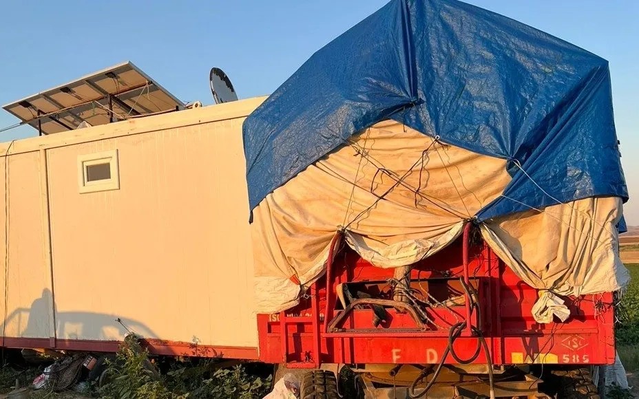 Kar maskeli caniler anneyi vahşice öldürdü! 12 yaşındaki oğlu ölü numarası yapıp hayatta kaldı