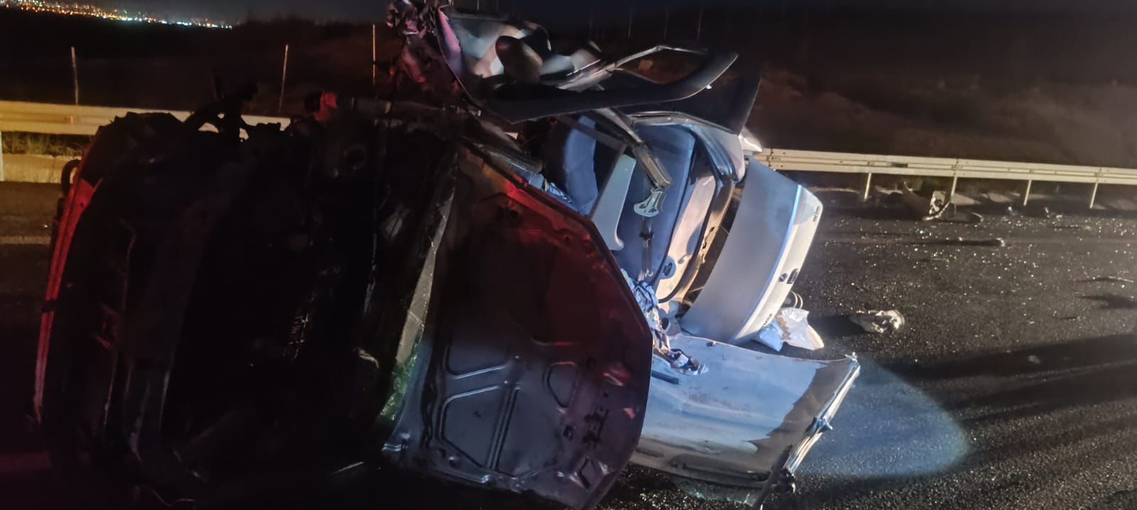 Aydın-Denizli Otoyolu’nda facia! Otomobil yan yattı, karı koca ağır yaralandı