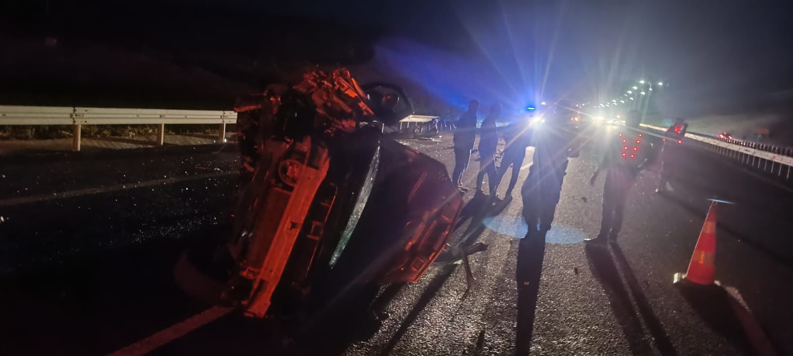 Aydın-Denizli Otoyolu’nda facia! Otomobil yan yattı, karı koca ağır yaralandı
