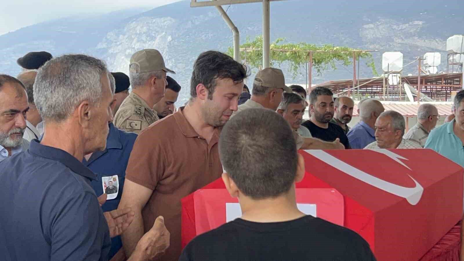 Baba olduktan sonra kalp krizi geçirip öldü! Uzman çavuşun kalbi ilk evlat heyecanına dayanamadı