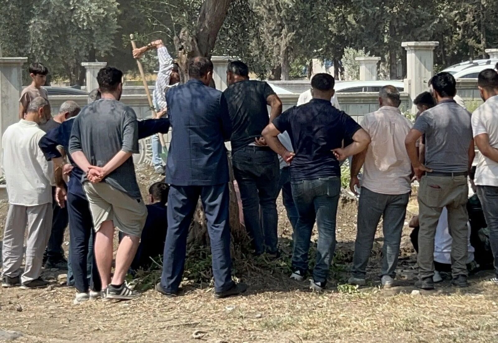 Baba öz oğlunu delik deşik edip öldürdü! Polislere neden yaptığını anlattı