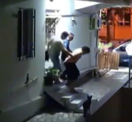 Erkek çocuğu 72 yaşındaki adamı bıçakladı! Taciz iddiası mide bulandırdı
