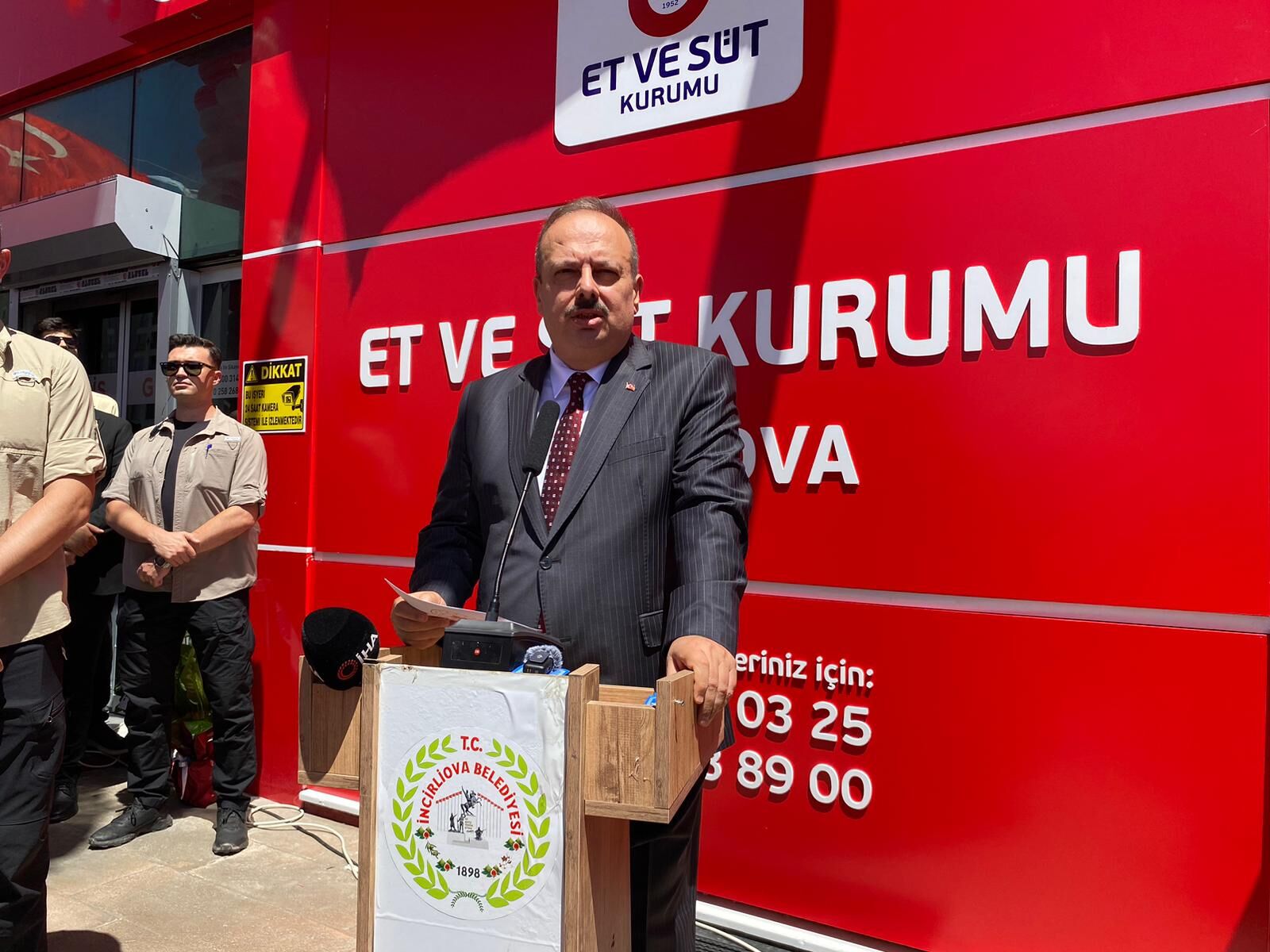 İncirliova’da Et ve Süt Kurumu mağazası açıldı
