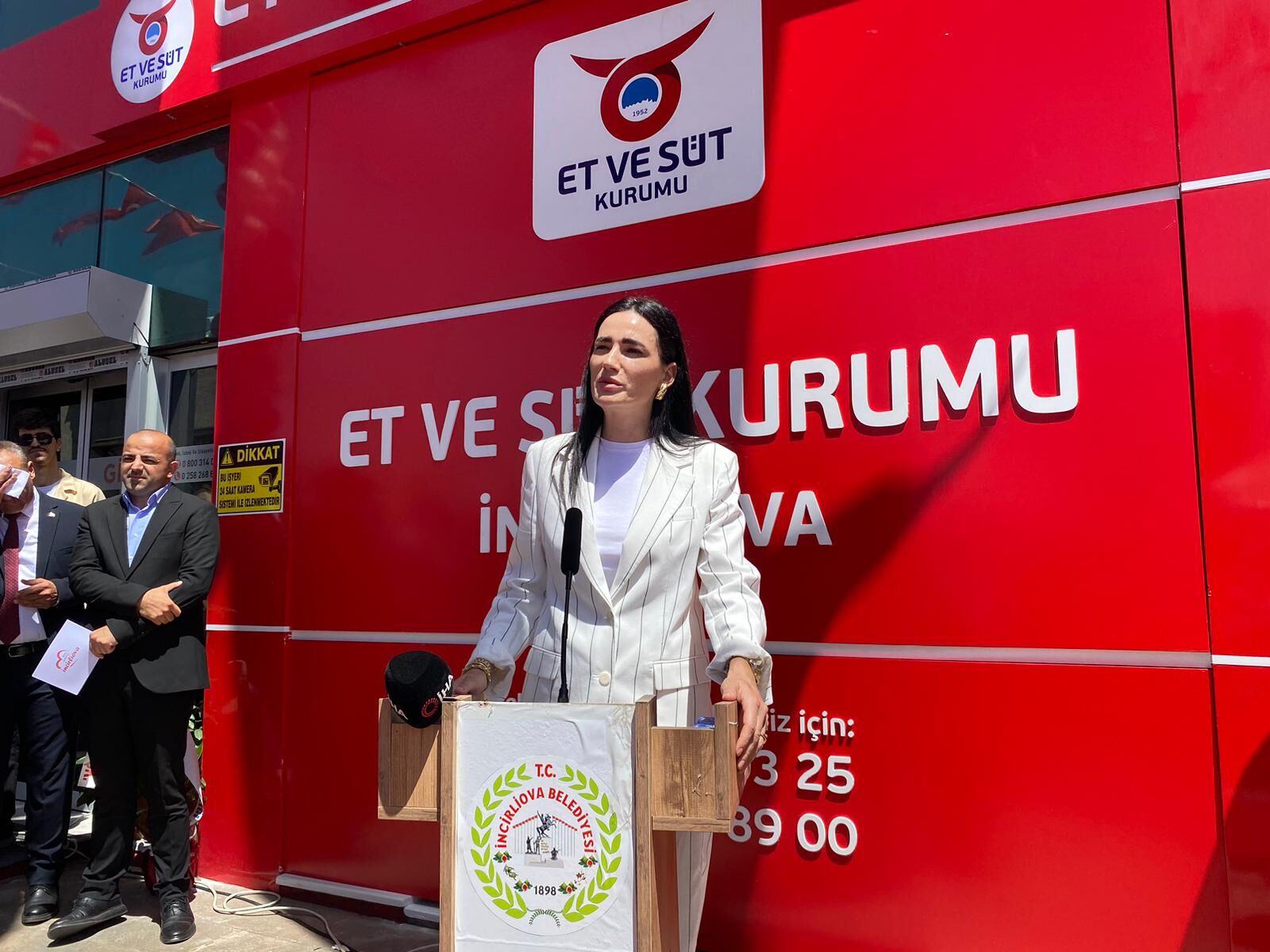 İncirliova’da Et ve Süt Kurumu mağazası açıldı