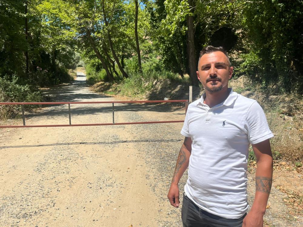 Yangınlara karşı ormanı demir kapı ile kapattılar