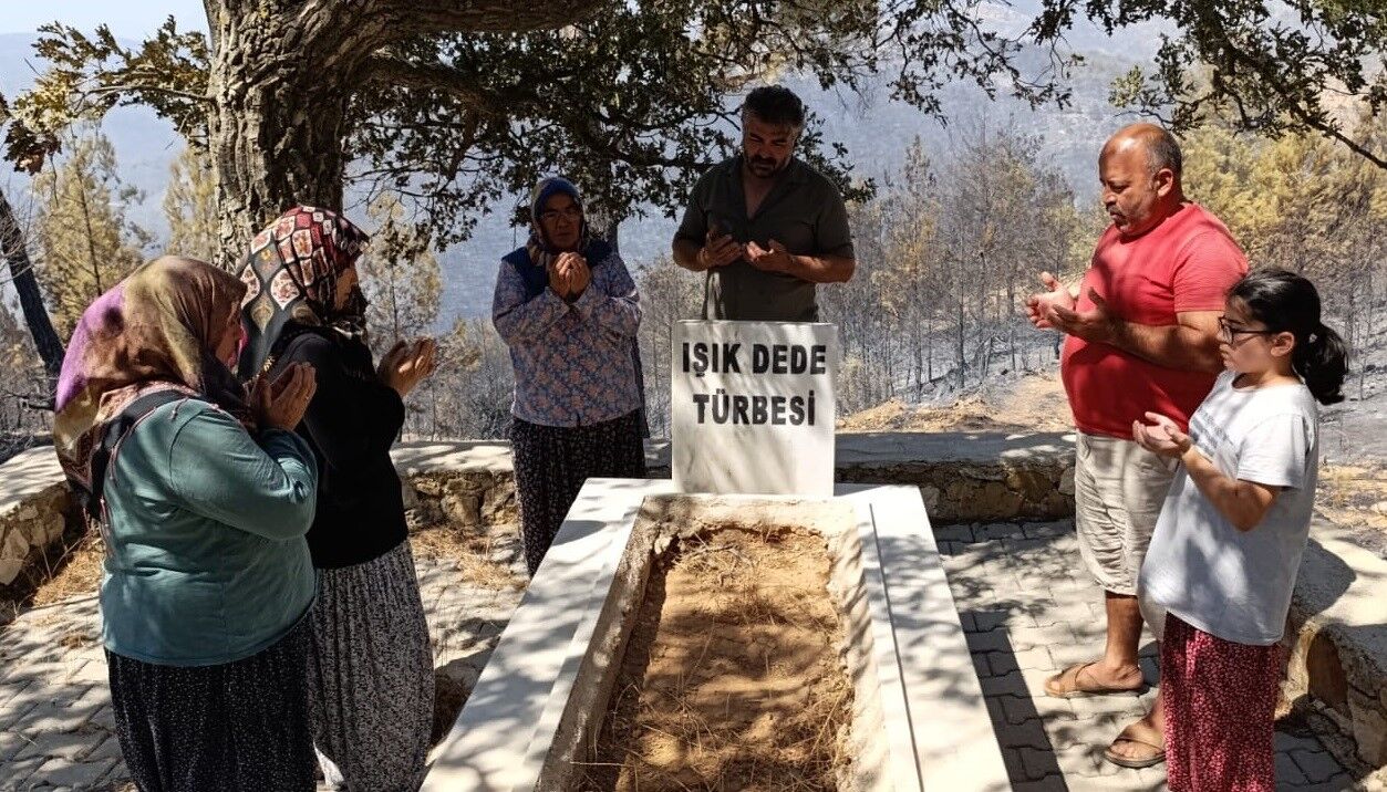 Orman yangınında tüyler diken diken oldu! Koca mezarlık yanarken alevler o kabirde bir anda durdu