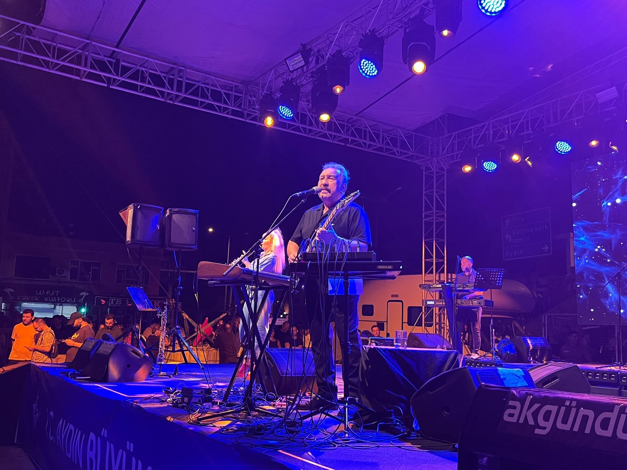 İncirliova'da konser coşkusu yaşandı