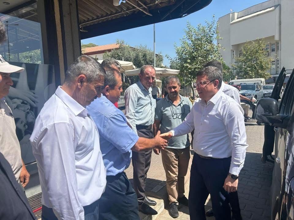 AK Parti Aydın’da güçleniyor: Milletvekili üye rozetlerini taktı